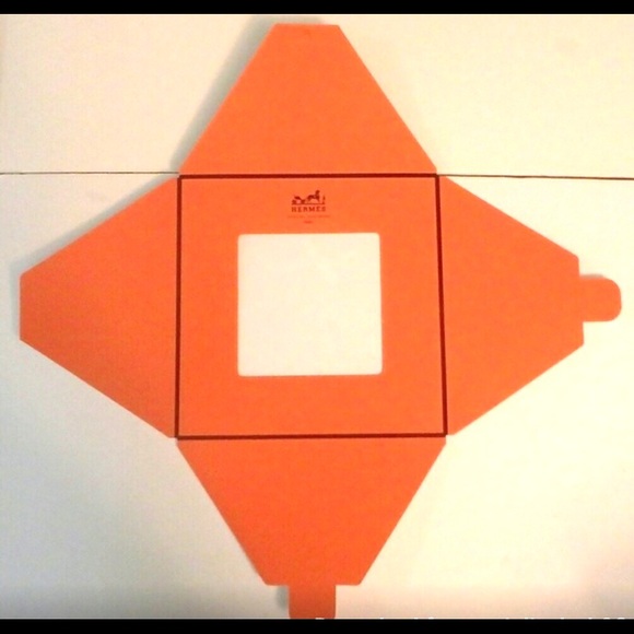 Authentic Vintage Hermes Silk Scarf - 90cm - Musee with Original Hermes Envelop - Picture 15 of 15